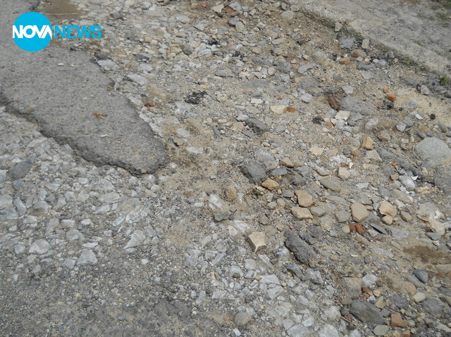 Улица "Дора Габе" - пресечка на главната улица в Дупница