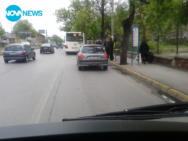 Така се спира на спирка!