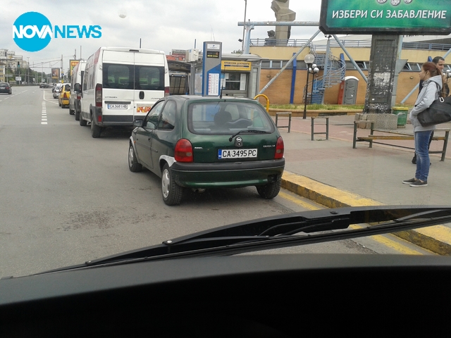 Така се спира на спирка!