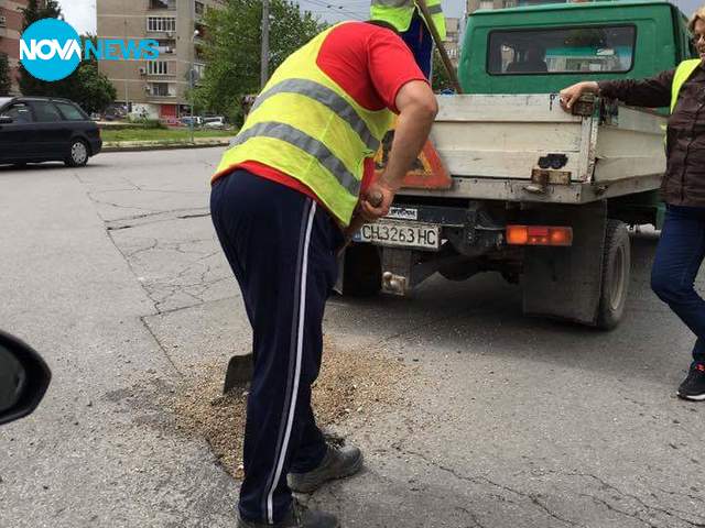 Асфалтиране на улици в Сливен