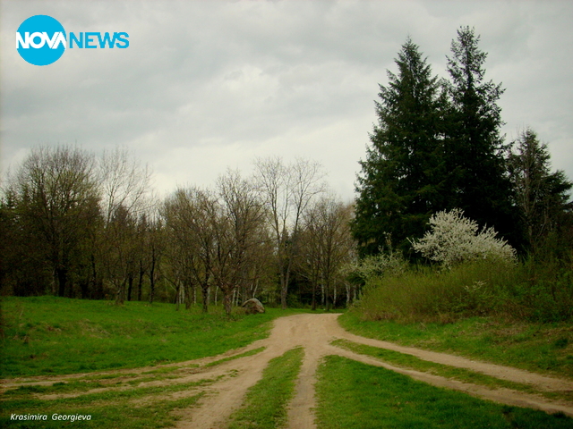 Облачна пролет