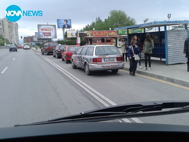 Така се спира на спирка!