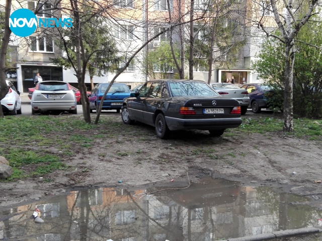 Паркиране в тревните площи - галерия