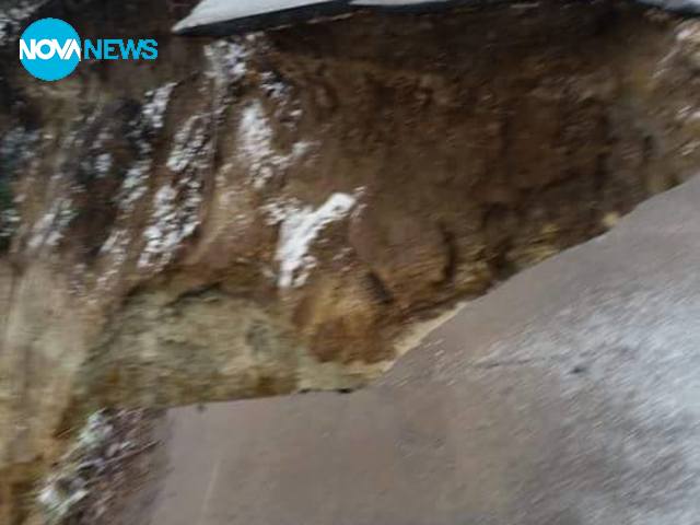 Разрушен път към хижа