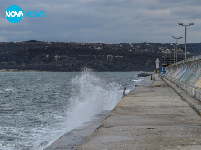 Вълни във Варна