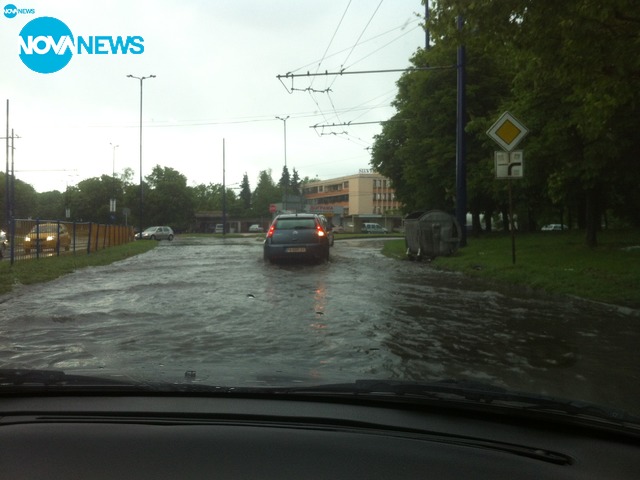 Наводнени улици в Пазарджик