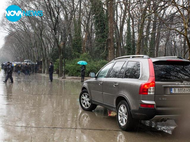 Автомобили в Приморски парк във Варна