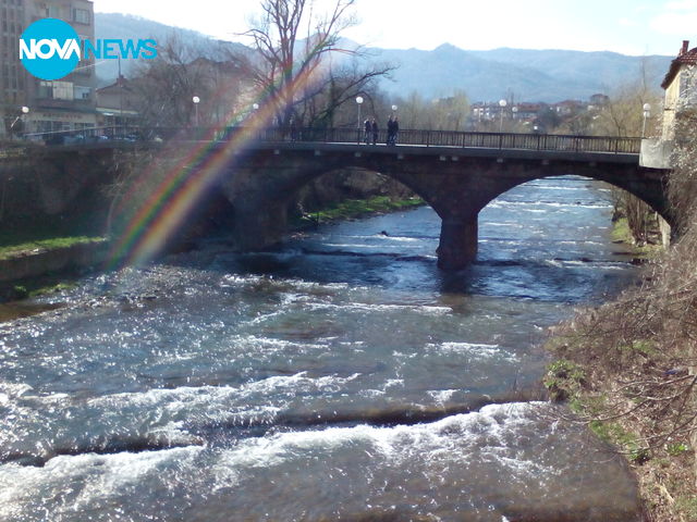 Прекрасна дъга на река Осъм