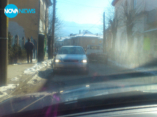 За "полицейска" значка не важaт знаци...