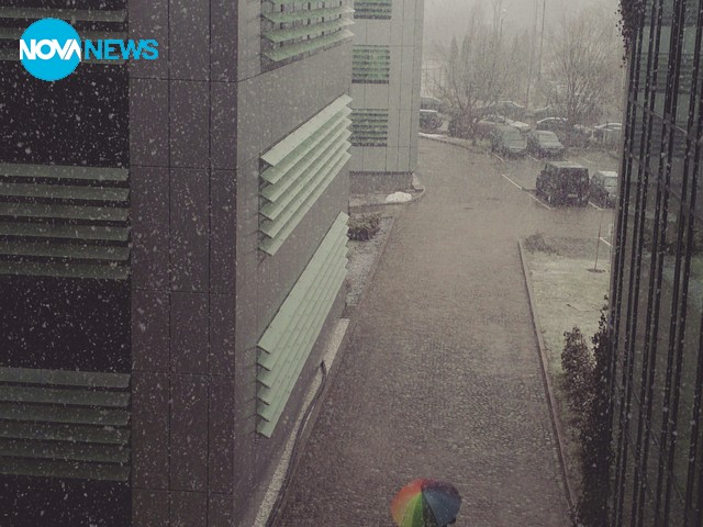 Мартенски сняг над София