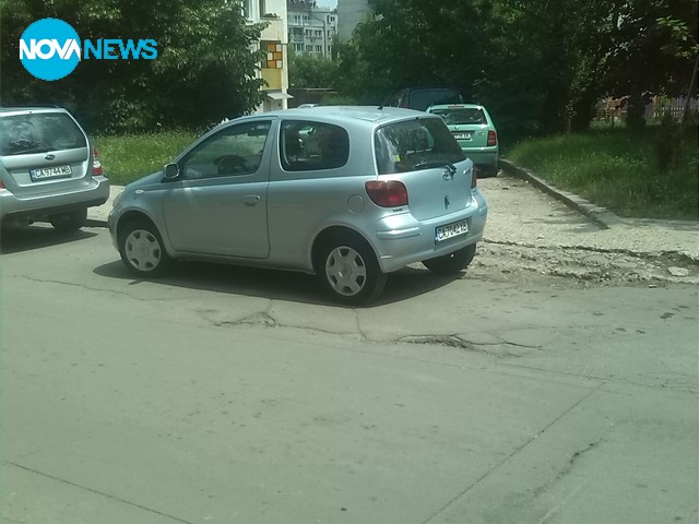 Жена запуши вход/изход на блок 97, квартал "Стрелбище"