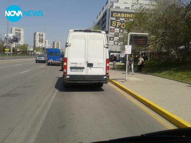 Така се спира на спирка!