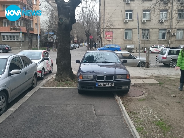 Паркиране на тротоар