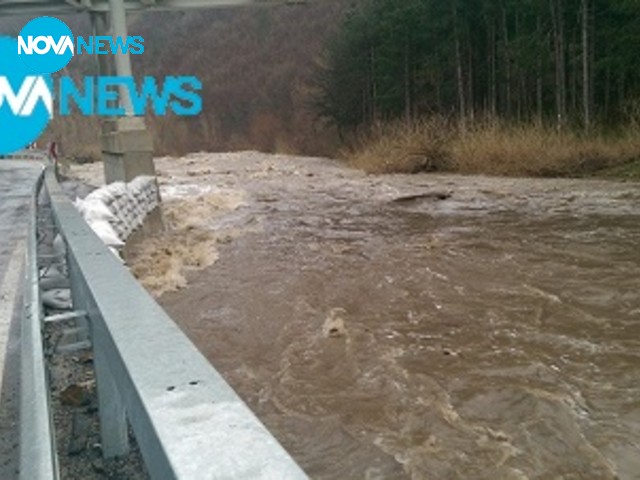 Критични нива на река Чепинска