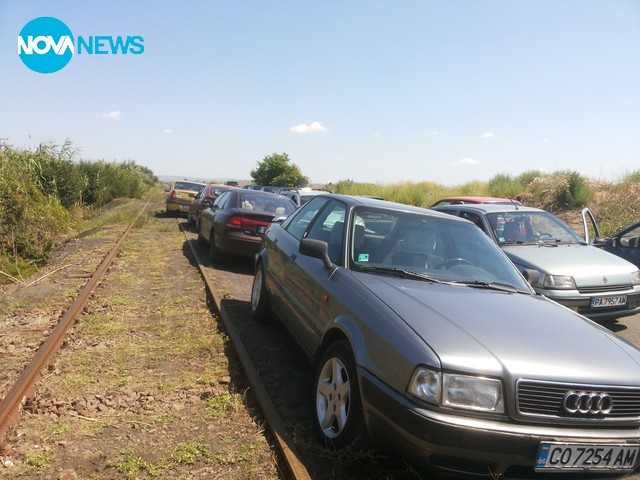 Неправилно паркиране на жп линия