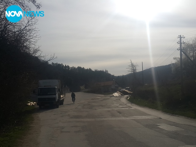 Неукрепен товар на пътя