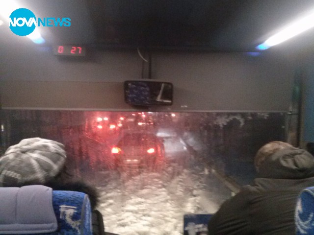 Неразчистен сутрин път София-Дупница при Владая, много затънали коли