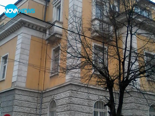Опасна сграда в Перник