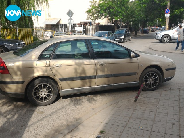 Паркиране на автомобил