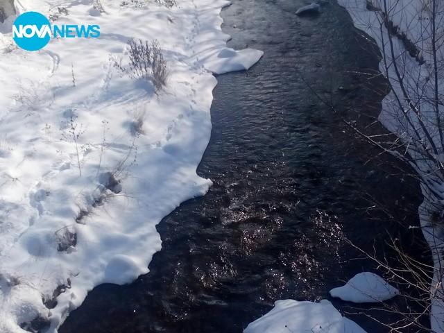 Зимна приказна река в Казанлък