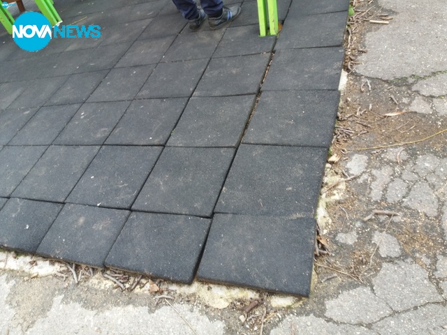 Опасна детска площадка