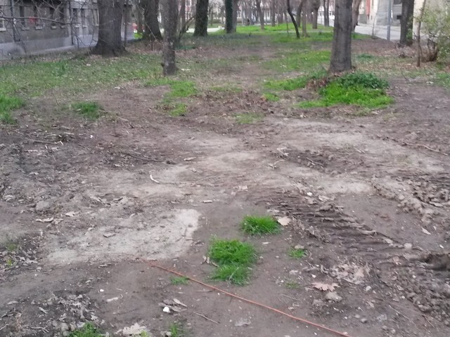 Съсипана градинка в Пловдив