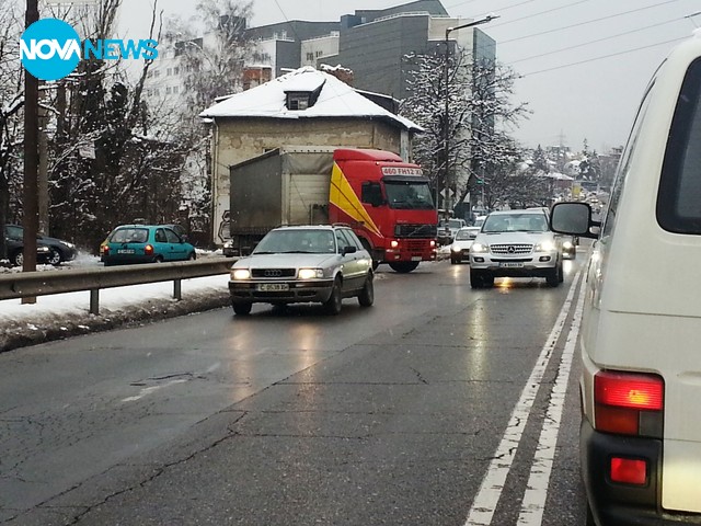 Тир прави обратен завой на Околовръстното