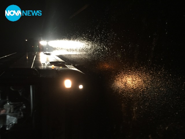 Дебел лед на пътя София-Добрич край Севлиево