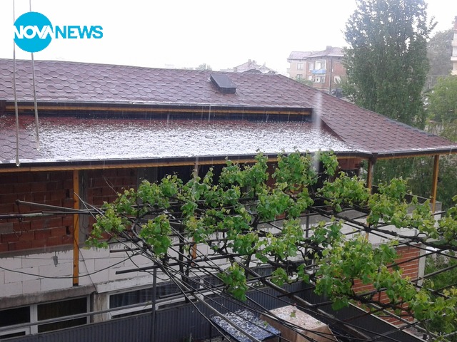 Валежи от градушка в Сандански - снимки