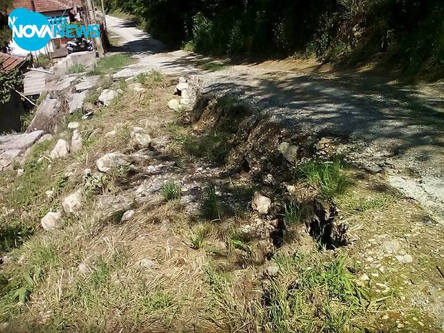 Улица "Бататовец" пропада още повече