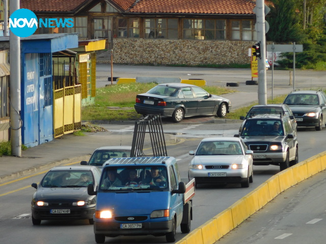 Паркиране на тротоара