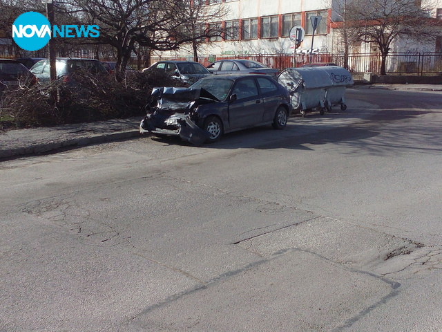 Изоставен автомобил