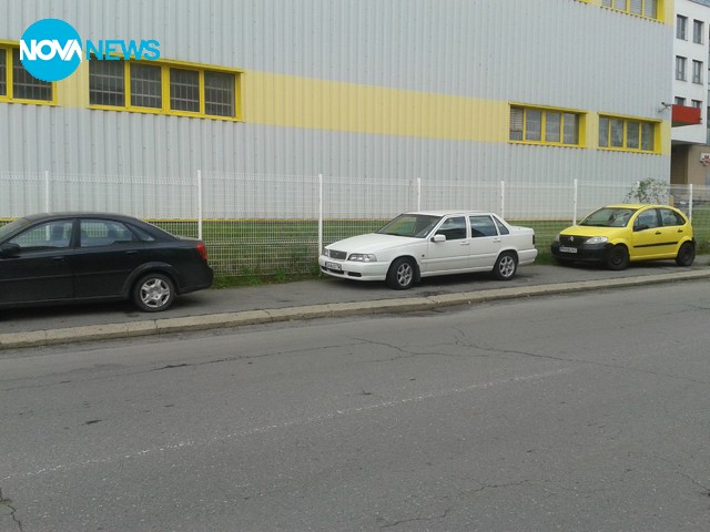 Неправилно паркиране на тротоар