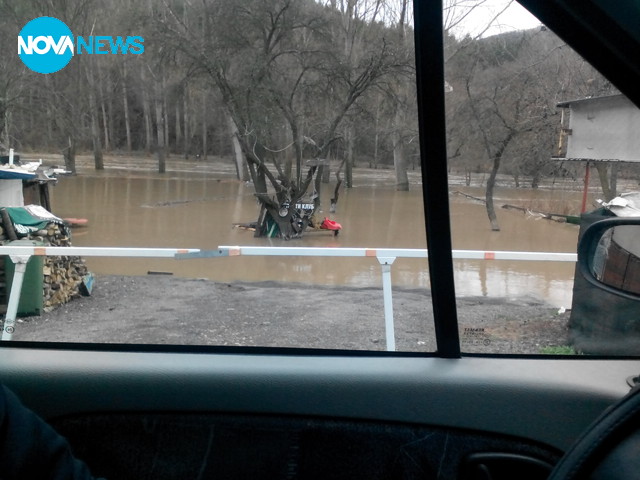Къщи в с.Владо Тричков във вода