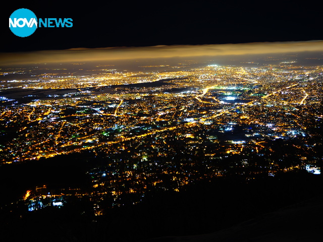 Нощна София