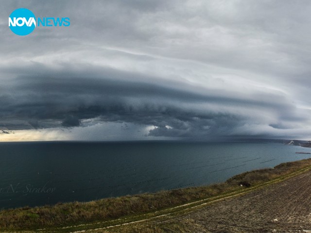 Буря край Българево