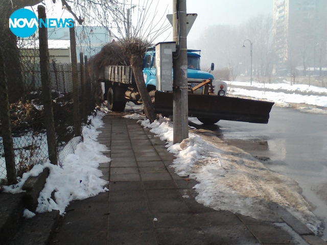 Камион на тротоара