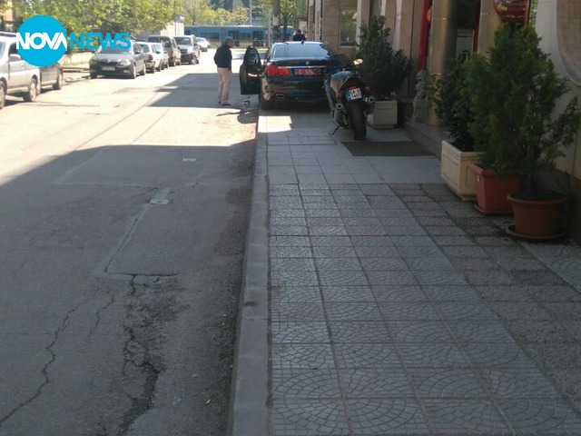 Паркиране на дипломатически автомобил