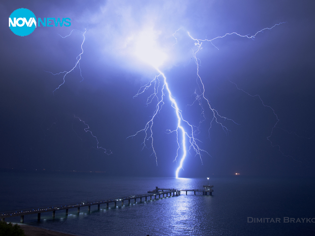 Светкавица в морето