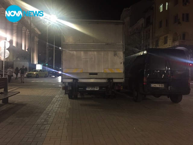 Докога коли и камиони ше паркират по "пешеходна" Витошка?