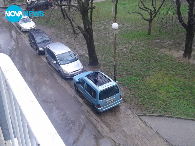 Паркиране на тротоара