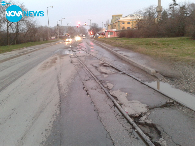 Дупка на пътя