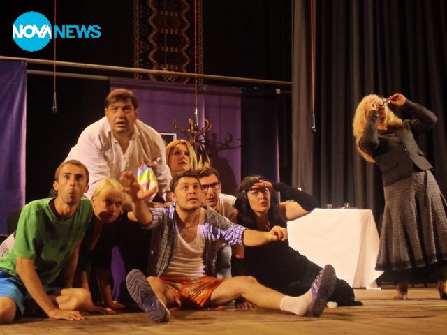 Любителски театър забавлява чипровчани