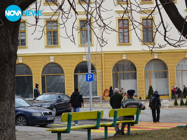 Охранители пазят колата на кмета на гр. Сливен