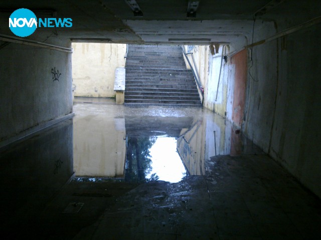 Непроходимост на единствения безопасен път през бул. „П.Ю.Тодоров”