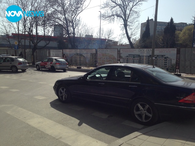 Паркиране на пешеходна пътека