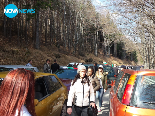 Задръствания по пътя за Шипка