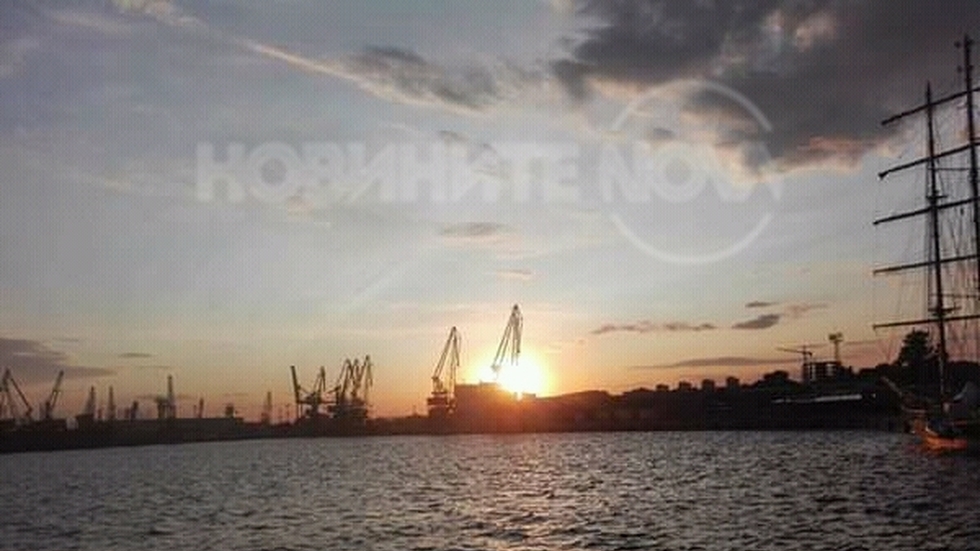 Красив залез