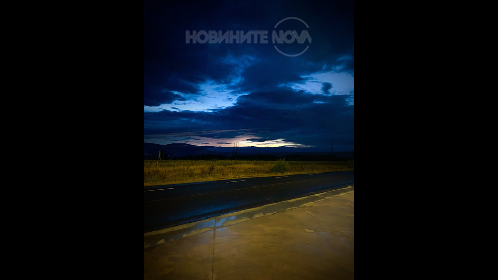 Залез и тъмно сини облаци...