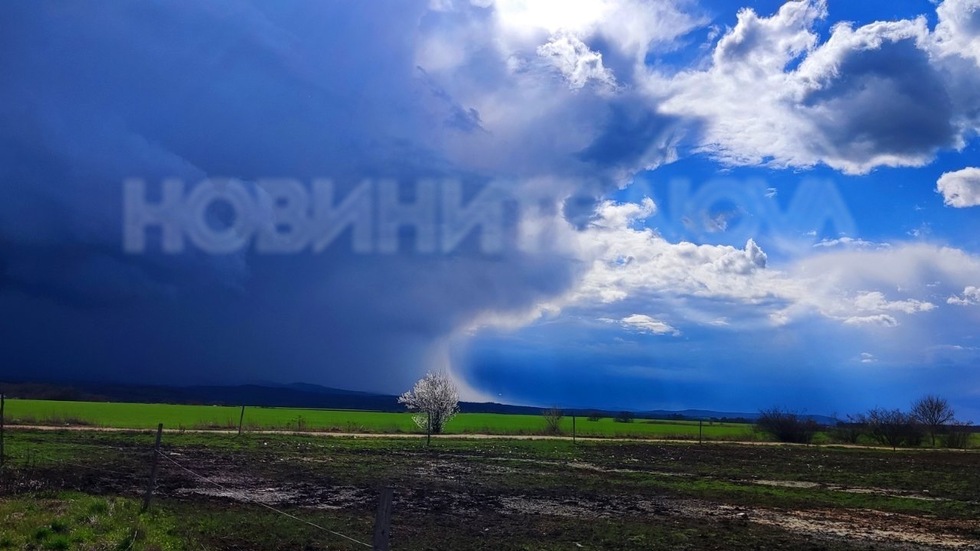 Вълнуващо предпролетно небе